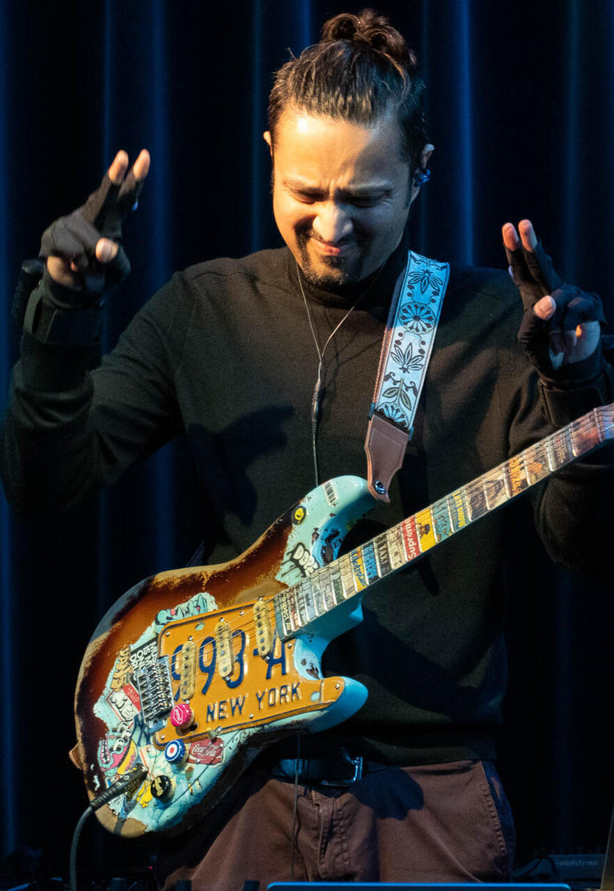 MiMU_Gloves EPD_Professor